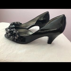 Bandolino Black Patent Heels Size 9